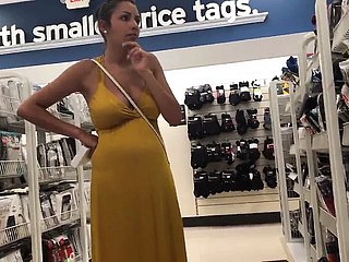 26 jaar oude zwangere jasmijn met grote borsten