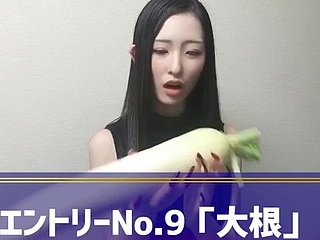 Orgasme des filles japonaises avec une ill-treatment de légumes