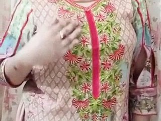 Hot desi Pakistani college girl fucked permanent upon hostel unconnected with will not hear of boyfriend