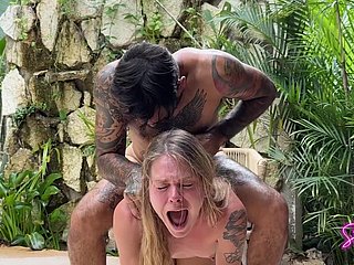 Baise anale sensitive avec un touriste au Mexique