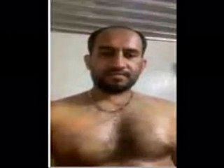 gulam abbas noor mhd pakistanais travaille chez naffco electromechanical co llc aux eau dubaï se masturbant torride devant refrigerate cam